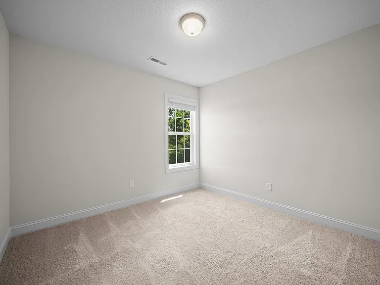 209 Verrazzano Ln — Photo 15