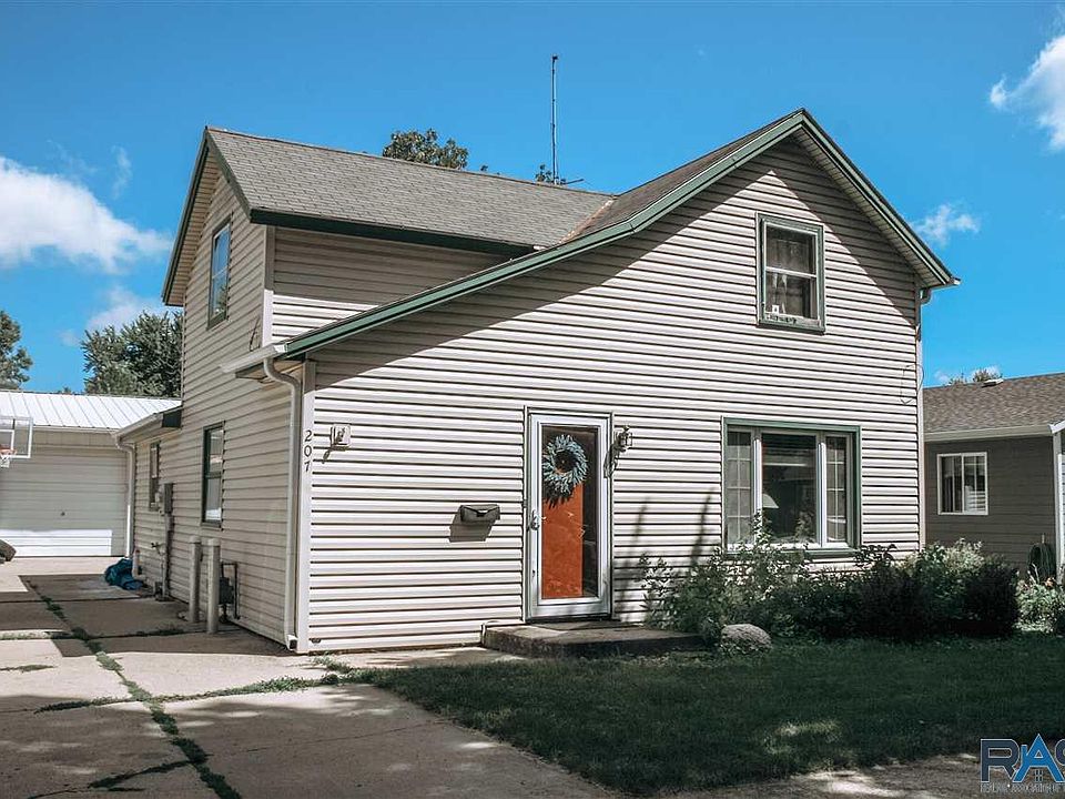 1st image of 207 E Bishop St