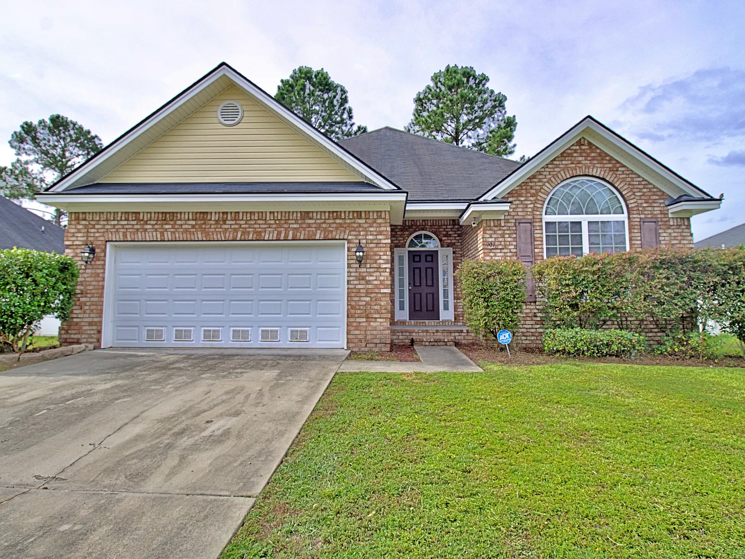 907 Rachel Lane - 1 — Photo 2
