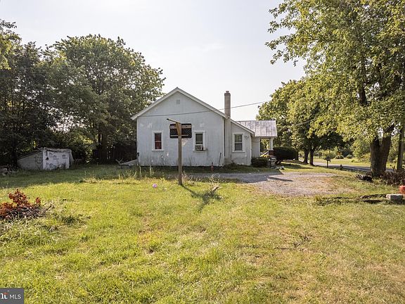 4th image of 751/761 Old Charles Town Rd