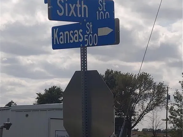 162 W 6th St, Wellsville, KS 66092