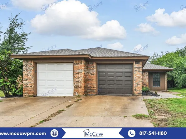 6708 S Creek Dr, Fort Worth, TX 76133