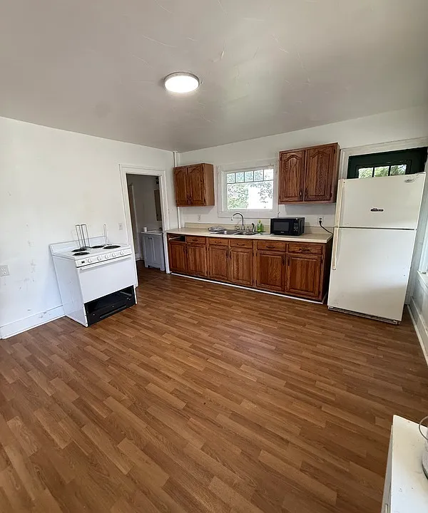 402 Stone St #1