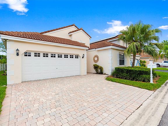 3rd image of 371 Bermuda Springs Drive