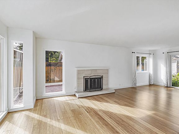 2nd image of 1728 Hull Ave