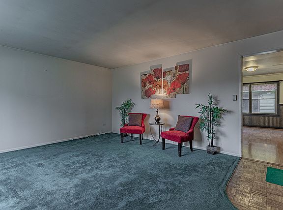3rd image of 236 Trenton Ct