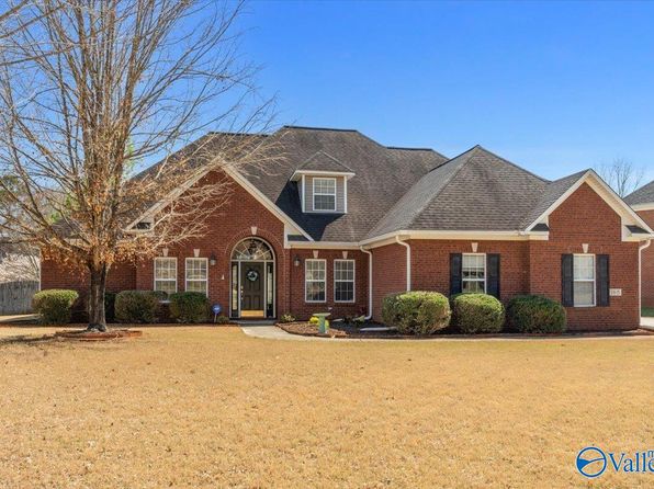 168 River Walk Trl, New Market, AL 35761
