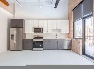 216 N Racine Ave #301, Chicago, IL 60607