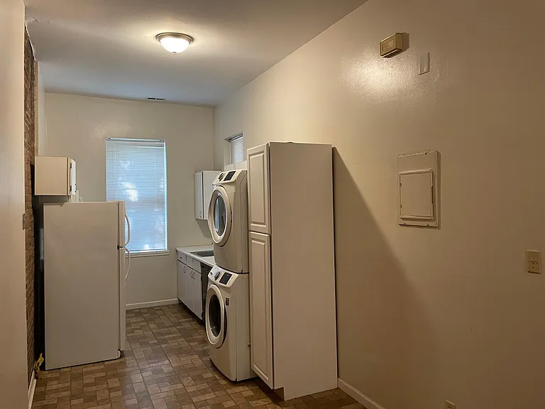 1330 Shenandoah Ave #2 — Photo 6