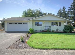 930 E St, Lebanon, OR 97355