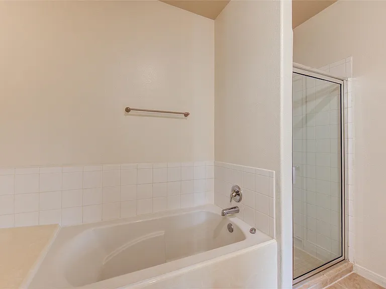 734 Mill Spring Ct — Photo 41