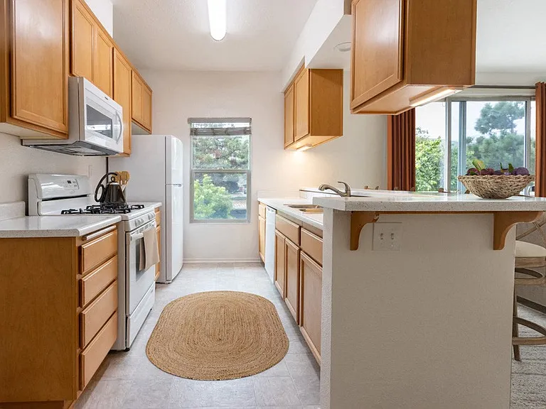 Oceanwood Apartments — Photo 10