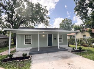 306 Aycock St, Clute, TX 77531