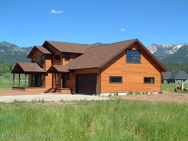 1st image of 301 Kara St