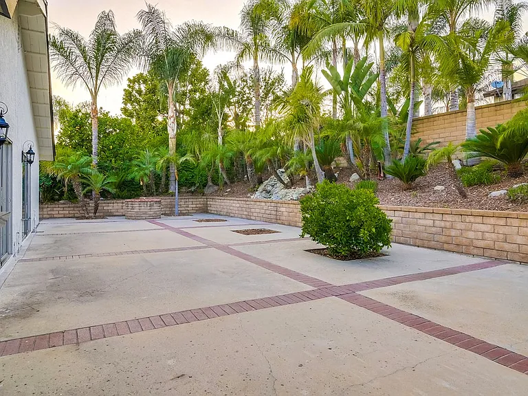 929 Darlene Ct — Photo 55