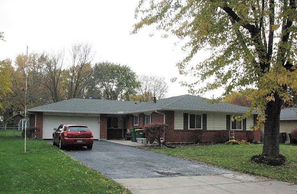1st image of 2481 Delavan Dr