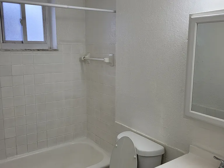 14815 Euclid Ave — Photo 9