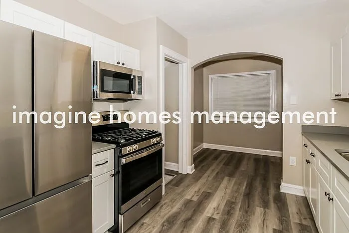 3677 Hubbard Ave N — Photo 6