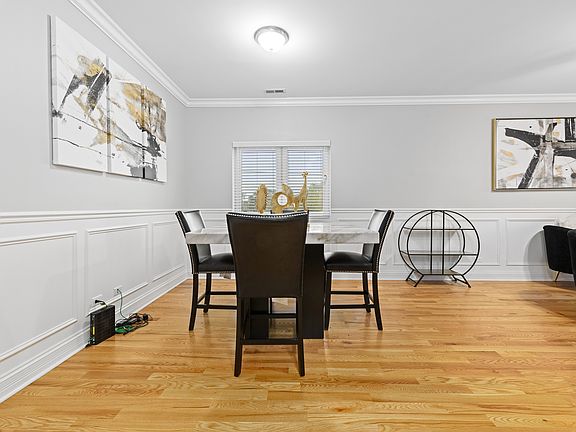 2nd image of 742 N Avers Ave