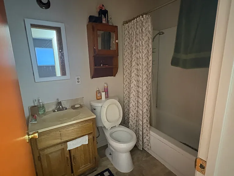 1086 Delport Ave — Photo 7
