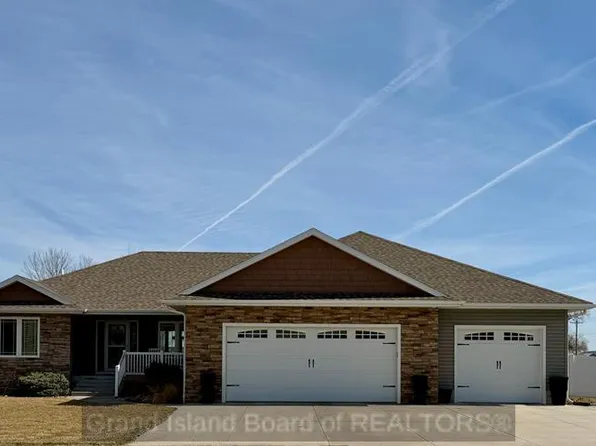 105 South St, Doniphan, NE 68832