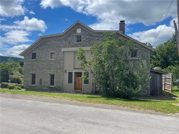 54 Lancaster St, Cherry Valley, NY 13320
