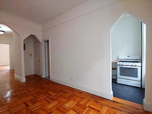 Rented by Moss Realty Company | media 14