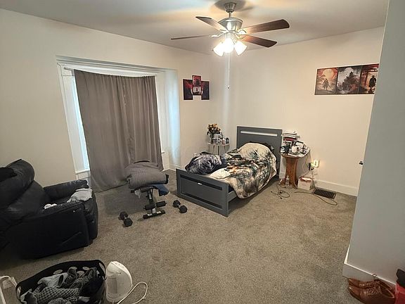 4th image of 1585 Mound St