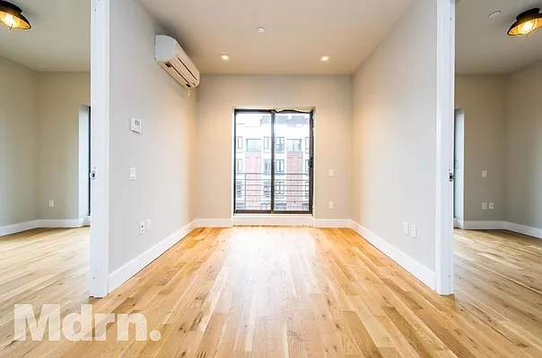 Rented by Mdrn Residential | media 26