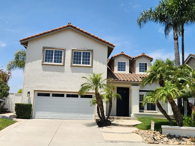 2246 Levante St — Photo 2
