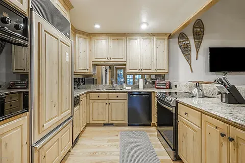 8015 Cache Dr — Photo 8
