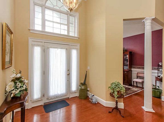 3rd image of 3002 Hillcreek Dr