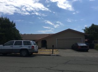 5548 El Encanto Dr, Santa Rosa, CA 95409