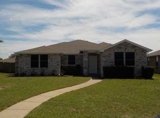 3044 Amber Waves Ln, Lancaster, TX 75134