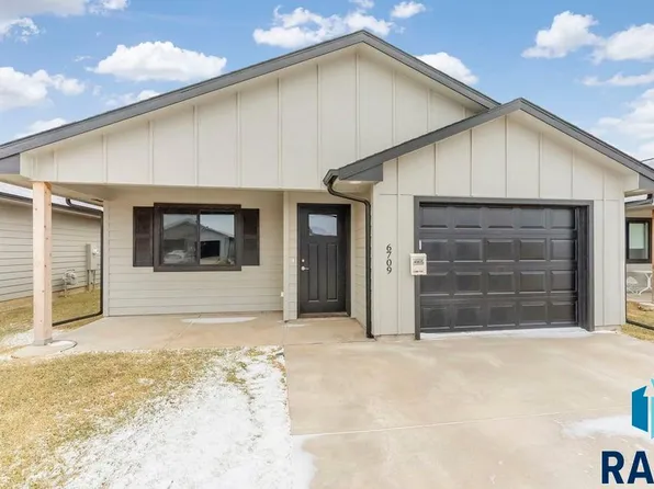 6725 E Heartgold St, Sioux Falls, SD 57110