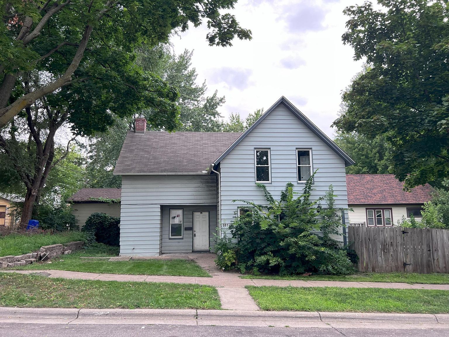 681 Saint Albans St N, Saint Paul, MN 55104 Zillow