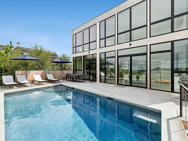 314 Dune Rd — Photo 19