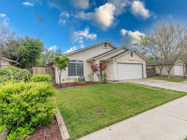645 Walton Ave, Sanger, CA 93657