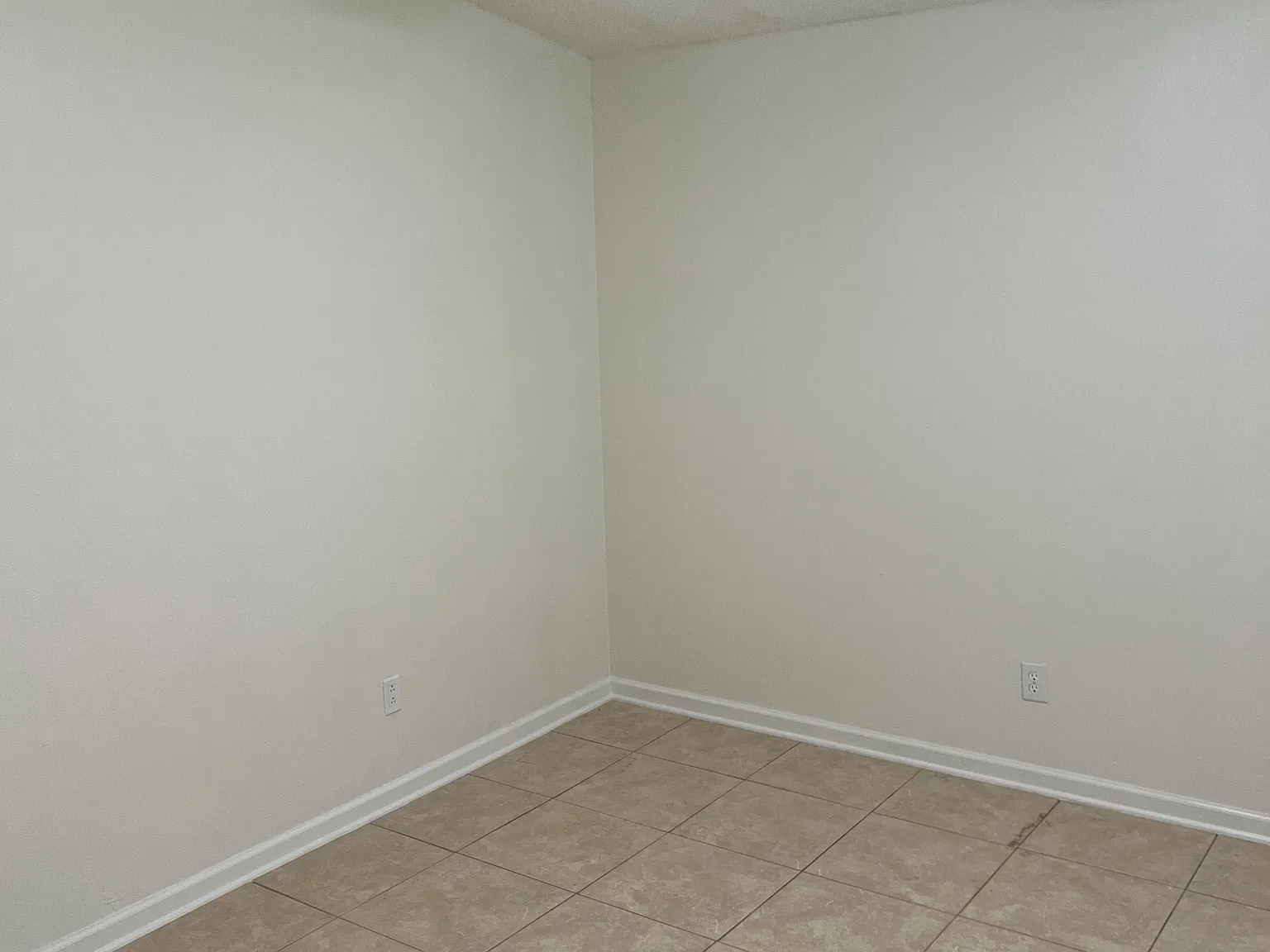 6817 S Creek Dr — Photo 3