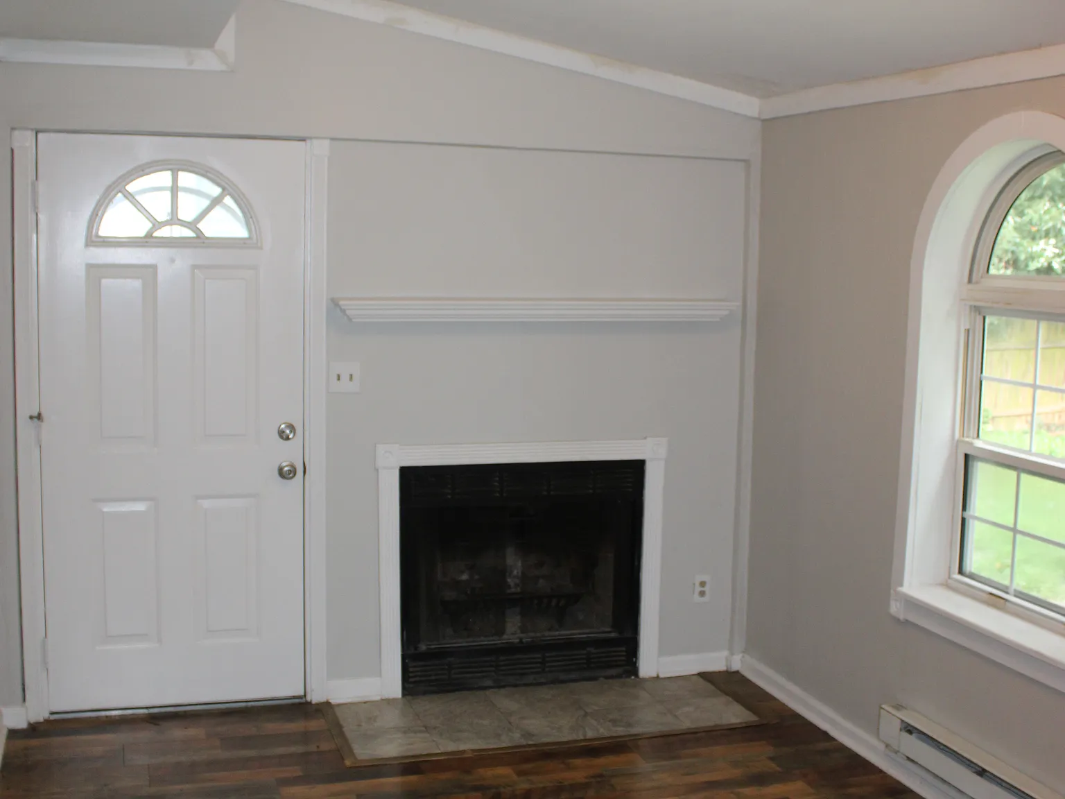 3 bed, 1236 sqft, $1,650 — Photo 2