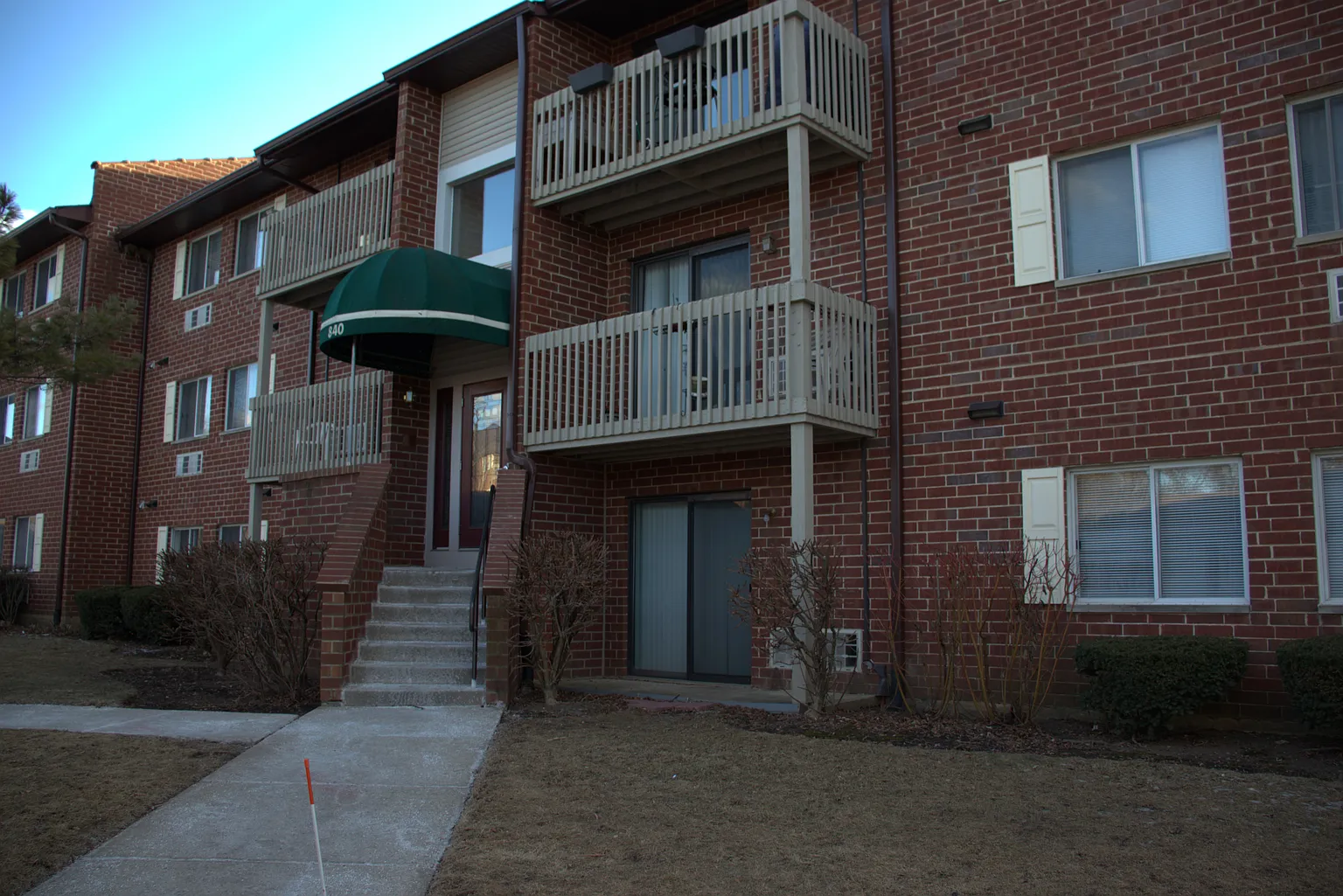 840 N Lakeside Dr APT 1C photo 1