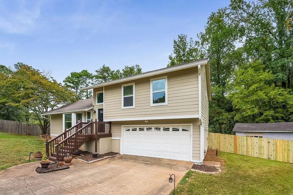 3 bed, 2.0 bath, 1466 sqft, $2,900 — Photo 3