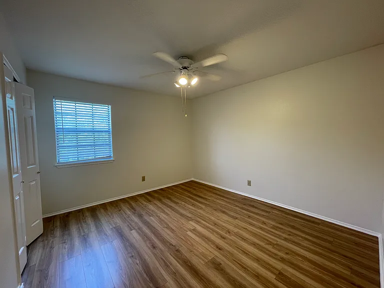 4400 Odessa Dr — Photo 16