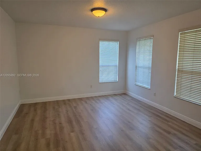 12745 SW 204th Ln — Photo 5