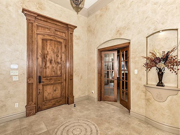 3rd image of 567 Savanna Hill Ln