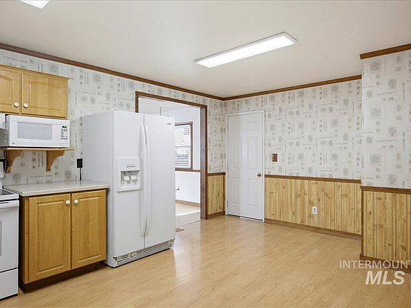 5th image of 1205 N 6 E