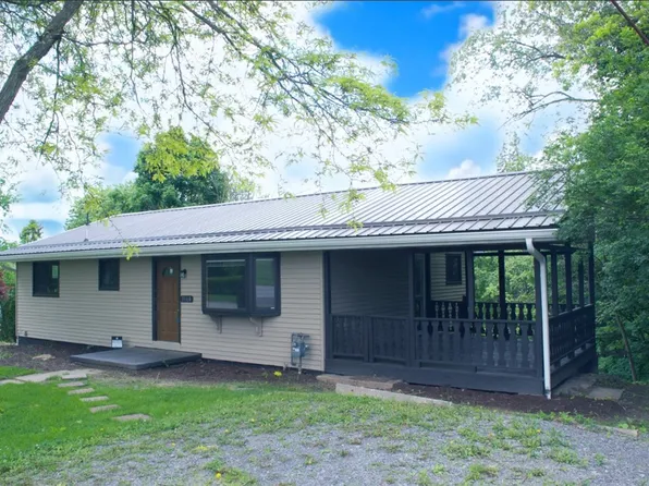 3168 Brighton Rd, Ellwood City, PA 16117