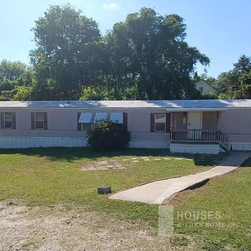 210 Douglas St Photo 1