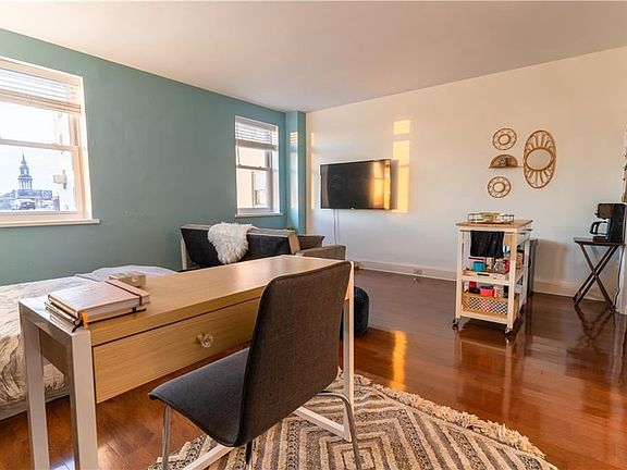4th image of 1205 Saint Charles Ave APT 404