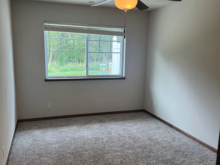 6349 S 7th Pl — Photo 14